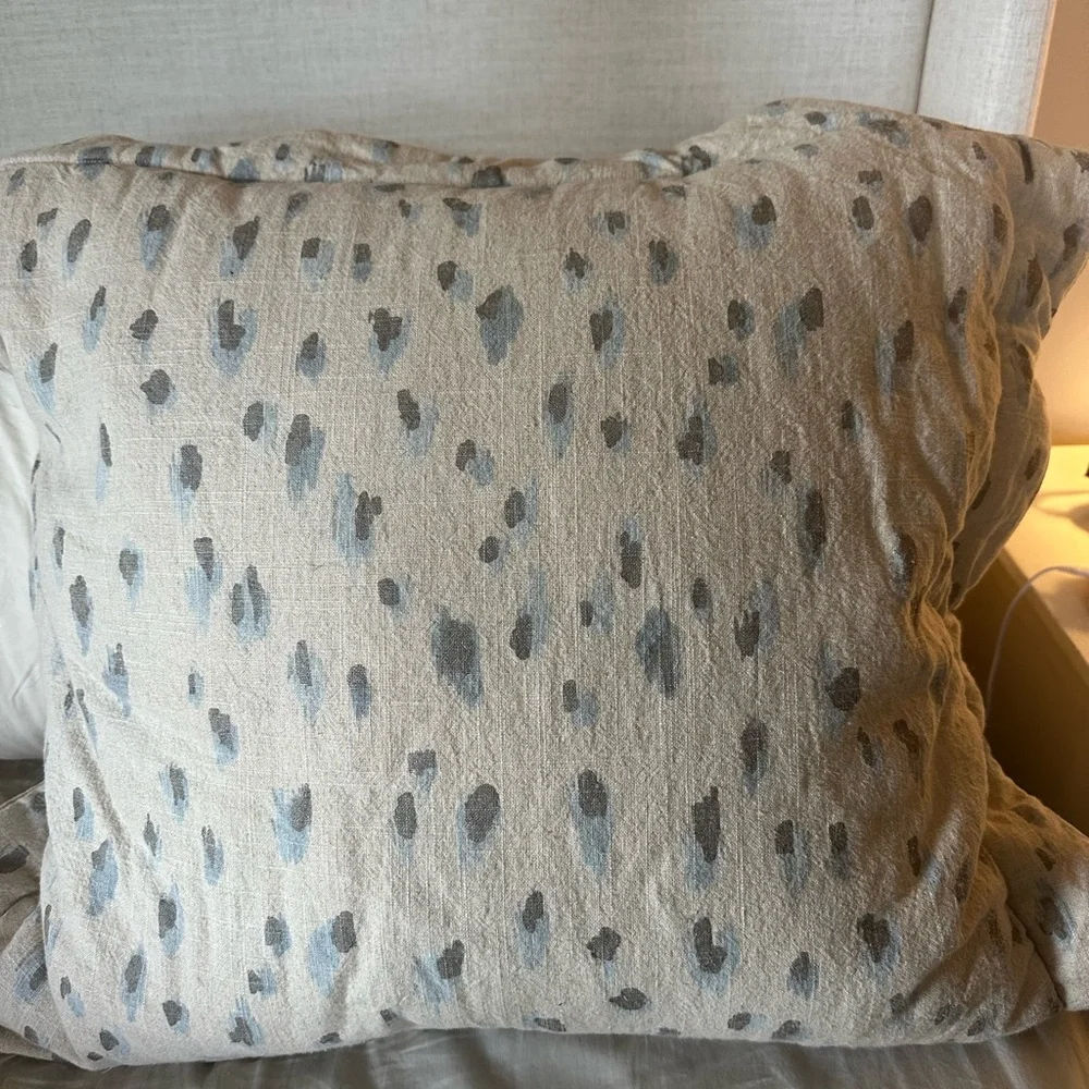 Decorative Throw Pillow in Light Beige with Gray and Blue Spots